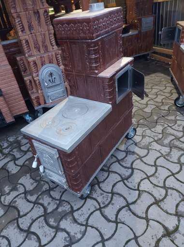 Soba plita 3 ochiuri ,cuptor 4 randuri plus garnitura ,culoare maro 